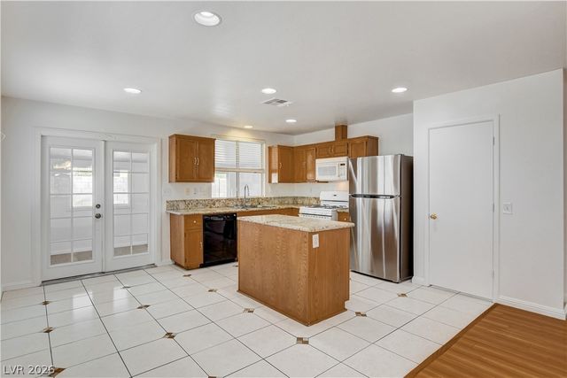 320 Searchlight Drive, Las Vegas, NV 89110
