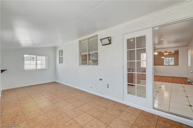 320 Searchlight Drive, Las Vegas, NV 89110