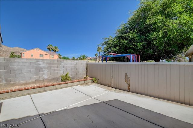 320 Searchlight Drive, Las Vegas, NV 89110