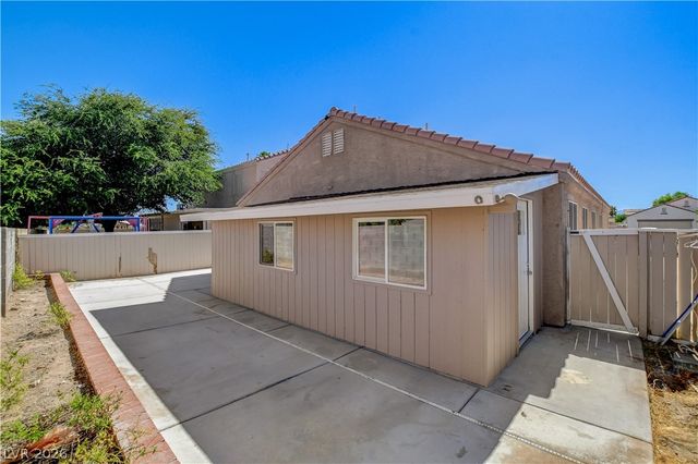 320 Searchlight Drive, Las Vegas, NV 89110