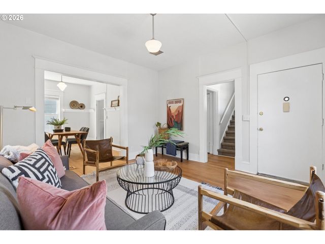 936 N KILLINGSWORTH Ct, Portland, OR 97217