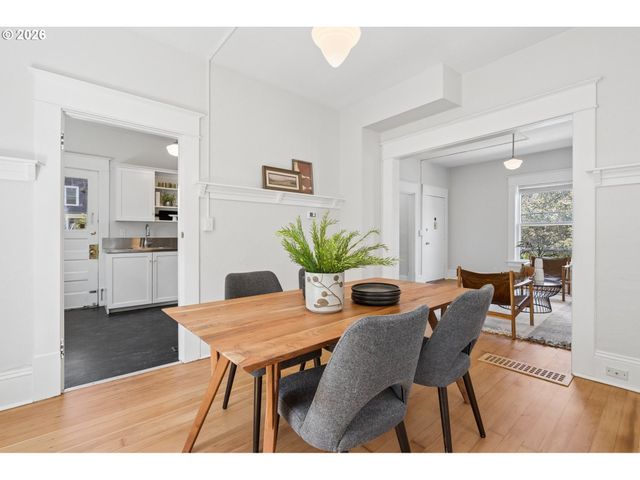 936 N KILLINGSWORTH Ct, Portland, OR 97217