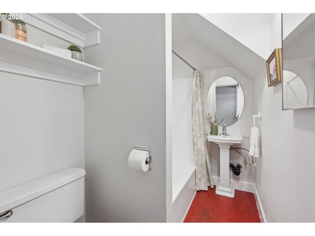 936 N KILLINGSWORTH Ct, Portland, OR 97217