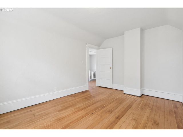 936 N KILLINGSWORTH Ct, Portland, OR 97217