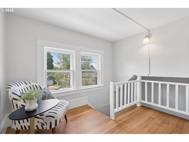 936 N KILLINGSWORTH Ct, Portland, OR 97217