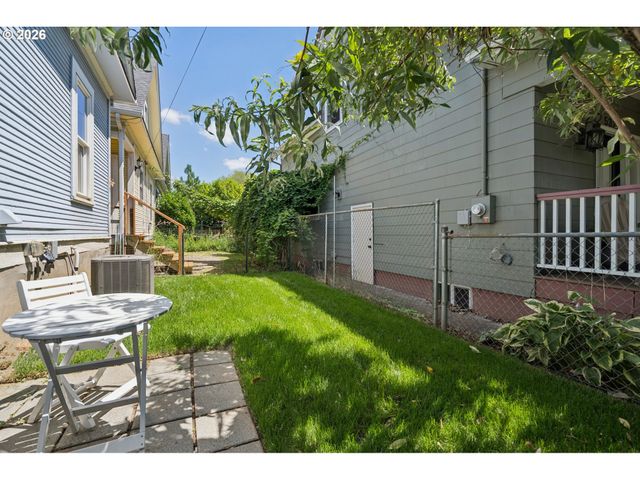 936 N KILLINGSWORTH Ct, Portland, OR 97217