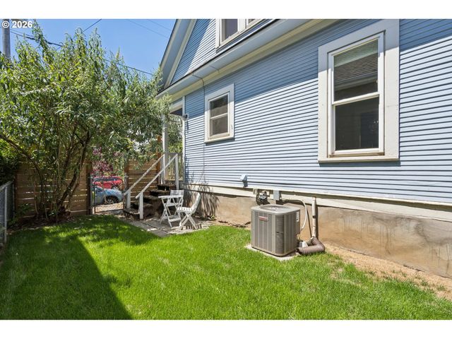 936 N KILLINGSWORTH Ct, Portland, OR 97217