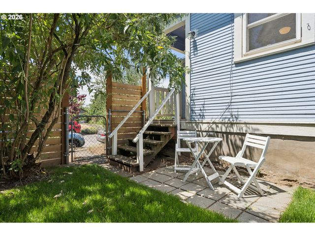 936 N KILLINGSWORTH Ct, Portland, OR 97217