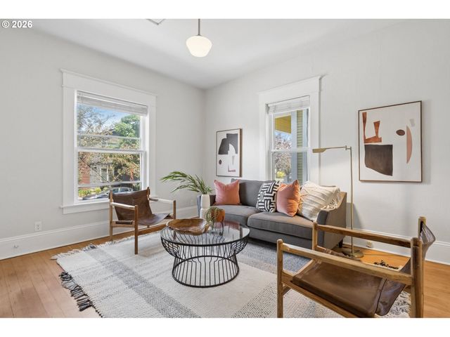 936 N KILLINGSWORTH Ct, Portland, OR 97217