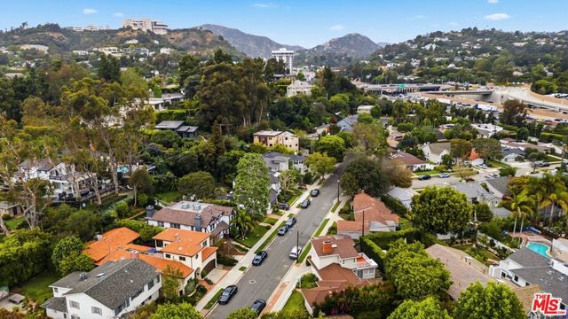 220 Beloit Avenue, Los Angeles, CA 90049