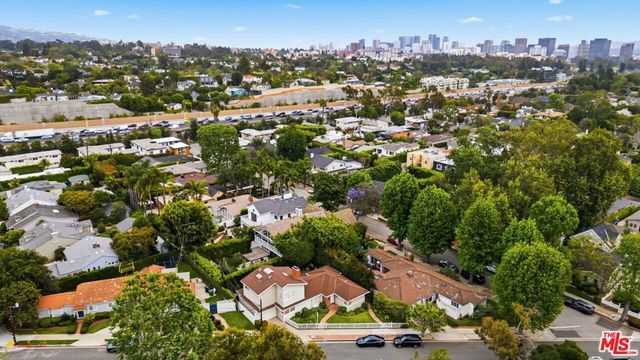 220 Beloit Avenue, Los Angeles, CA 90049