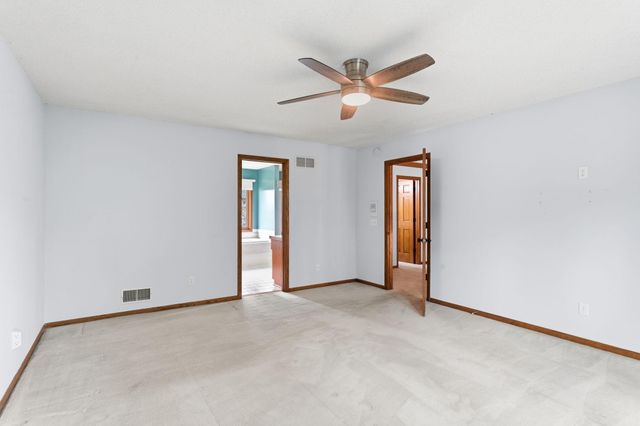 1467 Kings Crest, Eagan, MN 55122
