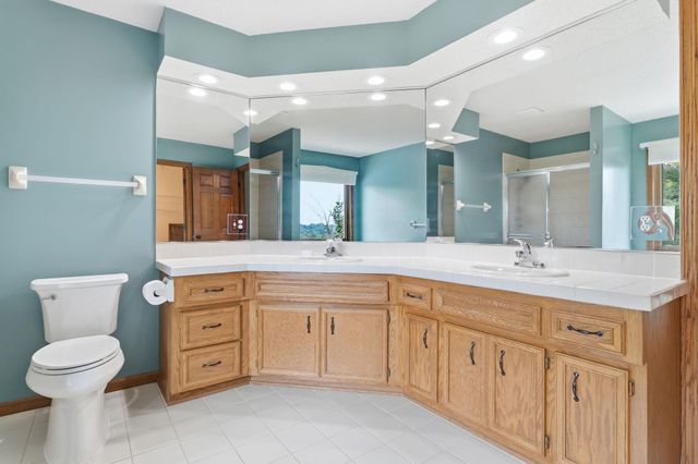 1467 Kings Crest, Eagan, MN 55122
