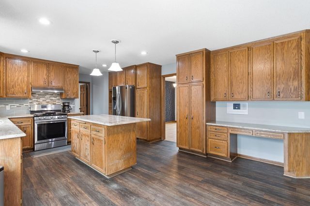 1467 Kings Crest, Eagan, MN 55122