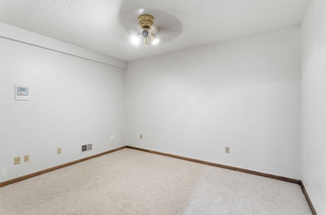 1467 Kings Crest, Eagan, MN 55122