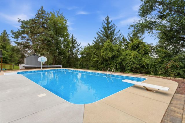 1467 Kings Crest, Eagan, MN 55122