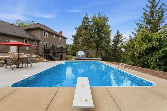 1467 Kings Crest, Eagan, MN 55122