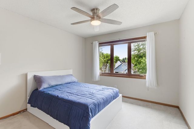 1467 Kings Crest, Eagan, MN 55122