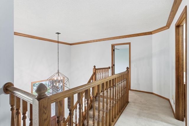 1467 Kings Crest, Eagan, MN 55122