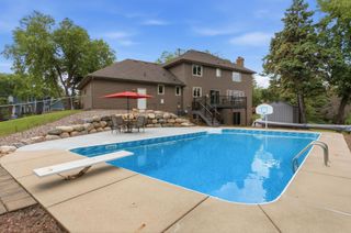1467 Kings Crest, Eagan, MN 55122