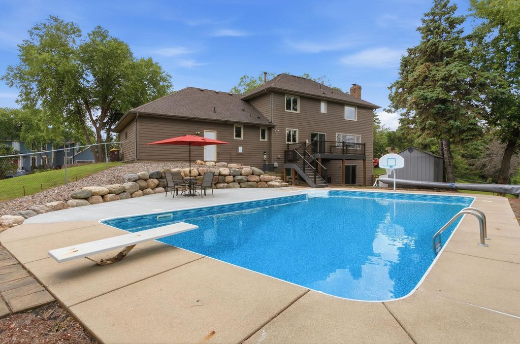 1467 Kings Crest, Eagan, MN 55122 — photo 2