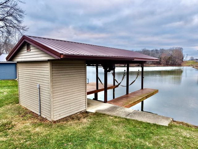 15981 HILLCREST Drive, Effingham, IL 62401