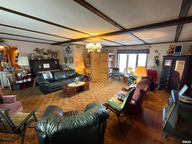 15981 HILLCREST Drive, Effingham, IL 62401