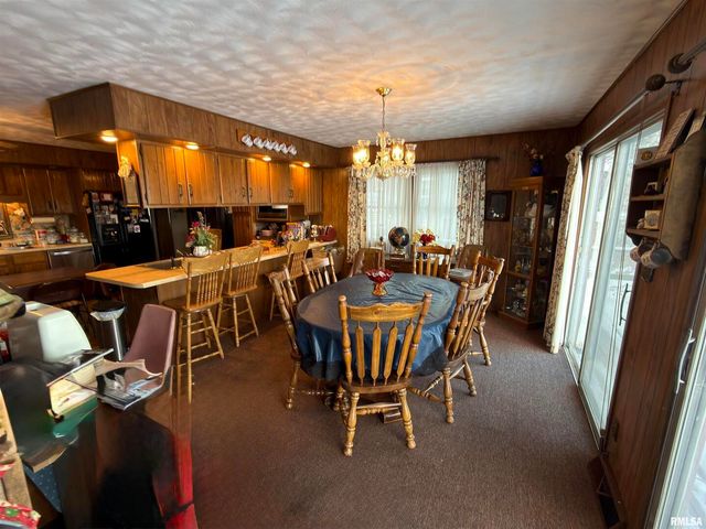 15981 HILLCREST Drive, Effingham, IL 62401