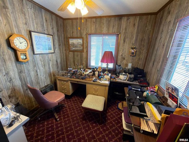 15981 HILLCREST Drive, Effingham, IL 62401