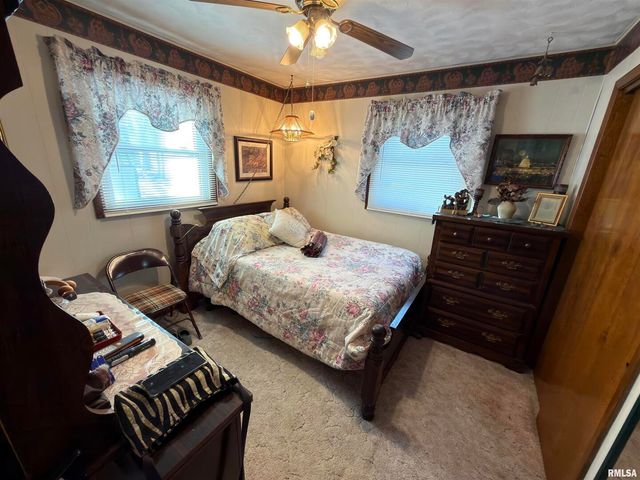 15981 HILLCREST Drive, Effingham, IL 62401