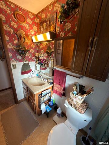 15981 HILLCREST Drive, Effingham, IL 62401