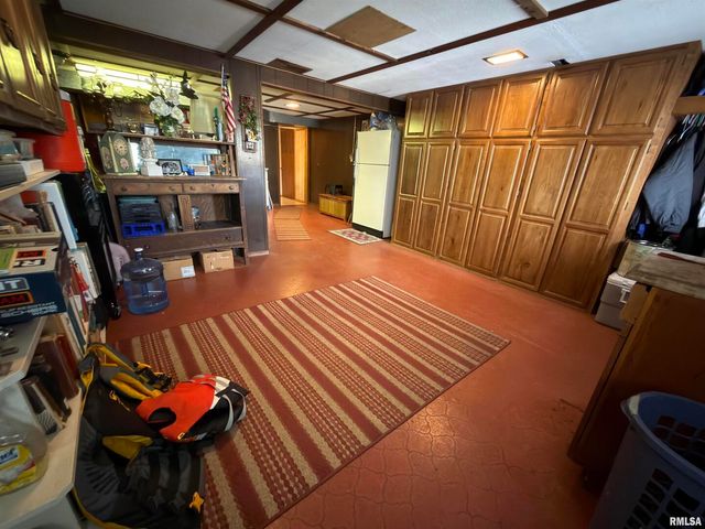 15981 HILLCREST Drive, Effingham, IL 62401