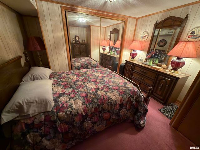 15981 HILLCREST Drive, Effingham, IL 62401