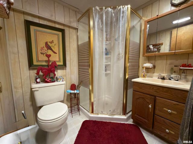 15981 HILLCREST Drive, Effingham, IL 62401