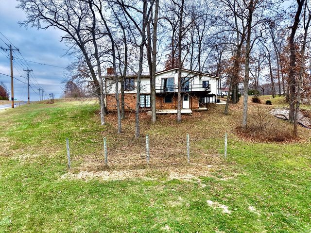 15981 HILLCREST Drive, Effingham, IL 62401