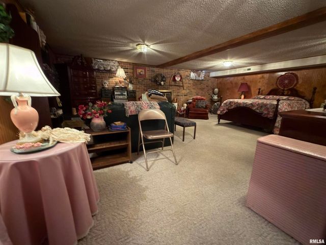 15981 HILLCREST Drive, Effingham, IL 62401