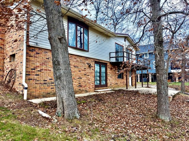 15981 HILLCREST Drive, Effingham, IL 62401