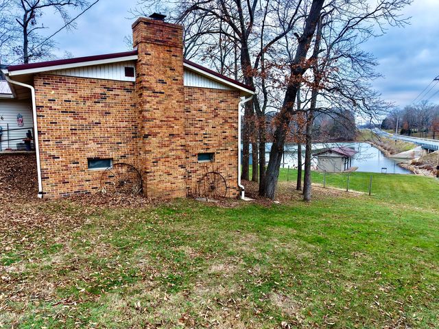 15981 HILLCREST Drive, Effingham, IL 62401