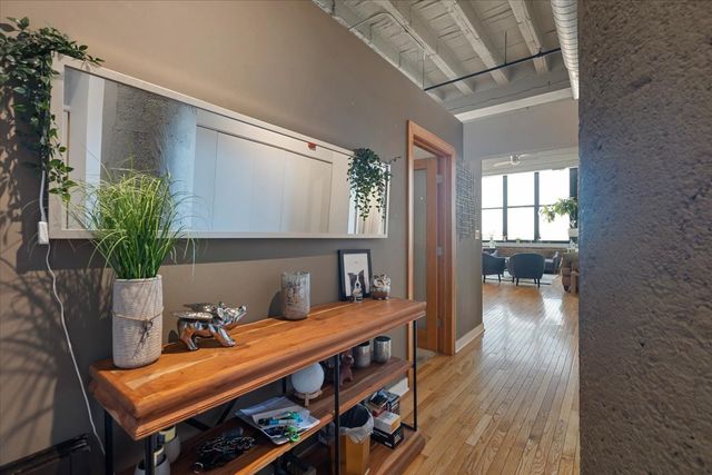 1601 W School Street 514, Chicago, IL 60657