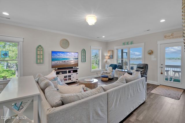 7202 E Yacht Drive, Oak Island, NC 28465