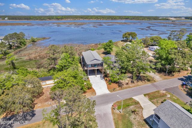 7202 E Yacht Drive, Oak Island, NC 28465