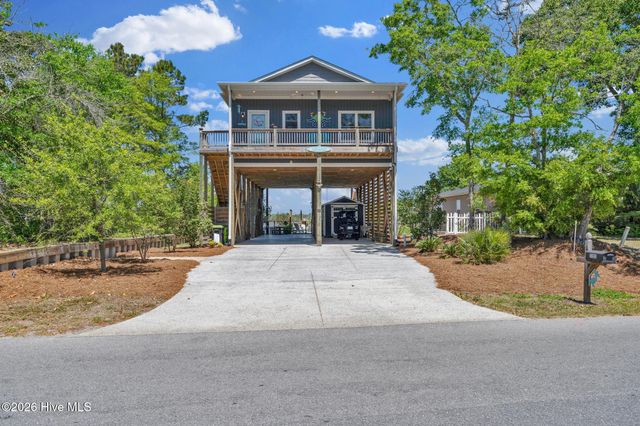 7202 E Yacht Drive, Oak Island, NC 28465