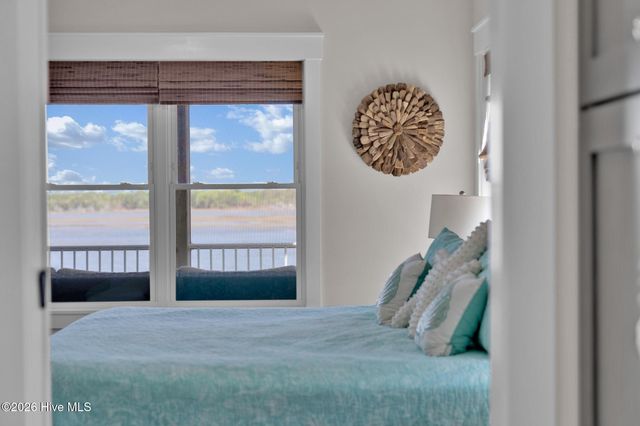 7202 E Yacht Drive, Oak Island, NC 28465