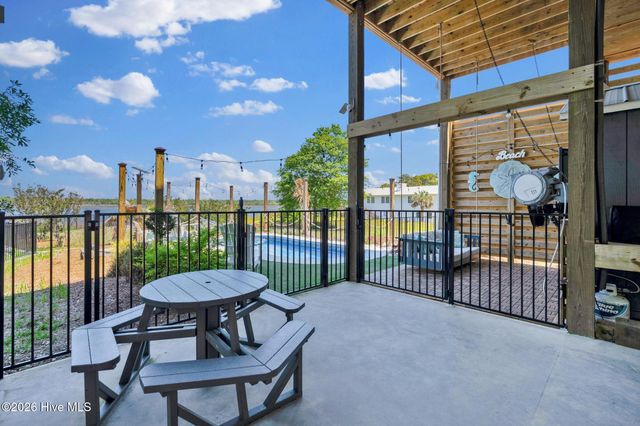 7202 E Yacht Drive, Oak Island, NC 28465