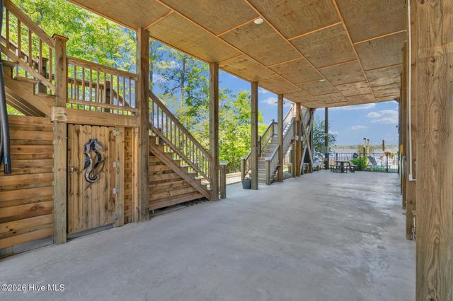 7202 E Yacht Drive, Oak Island, NC 28465