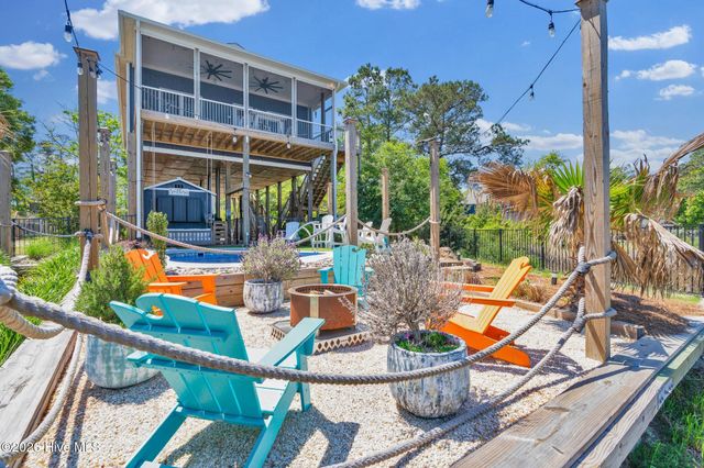 7202 E Yacht Drive, Oak Island, NC 28465