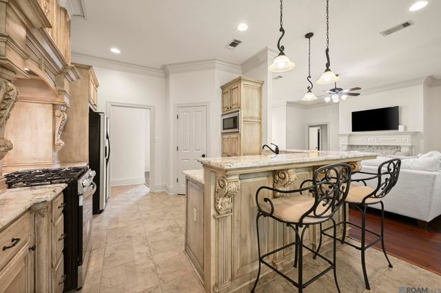 13308 Williamsburg Dr, Walker, LA 70785