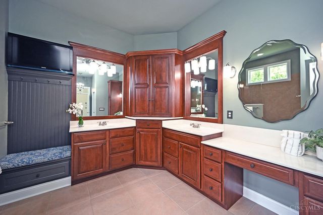 7054 Harbour Town Drive, West Chester, OH 45069