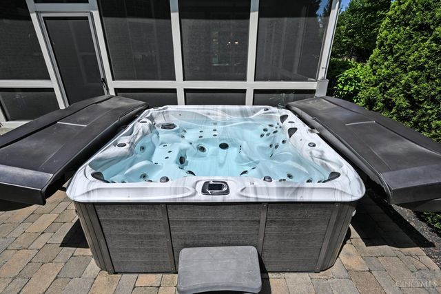 7054 Harbour Town Drive, West Chester, OH 45069