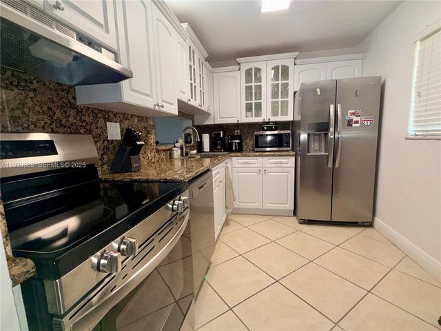 8065 SW 107th Ave 313, Miami, FL 33173